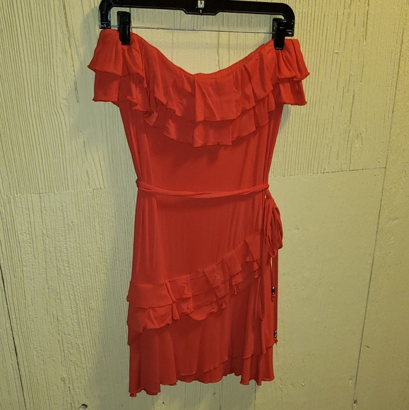 ☃️BOGO 1/2 OFF☃️ EUC Guess strapless - Picture 3 of 3